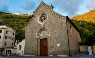Iglesia de San Lorenzo, Manarola, Cinco Tierras, Italia