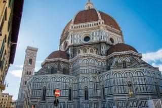 Le dôme de la cathédrale Santa Maria del Fiore et le campanile Giotto, Florence, Italie