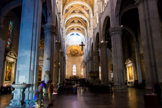 Interiorul Catedralei, Lucca, Italia