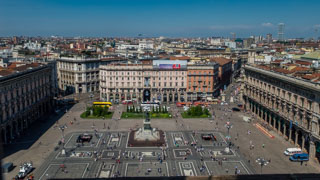 Piazza Duomo dal tetto della cattedrale, Milano, Italia