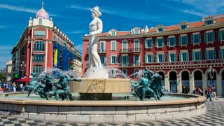 Fontana del Sole sulla Piazza Massena, Nizza, Francia