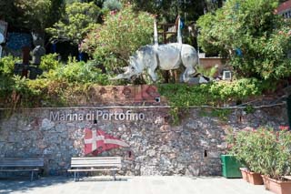 Estátua do rinoceronte, símbolo da cidade, Portofino, Itália